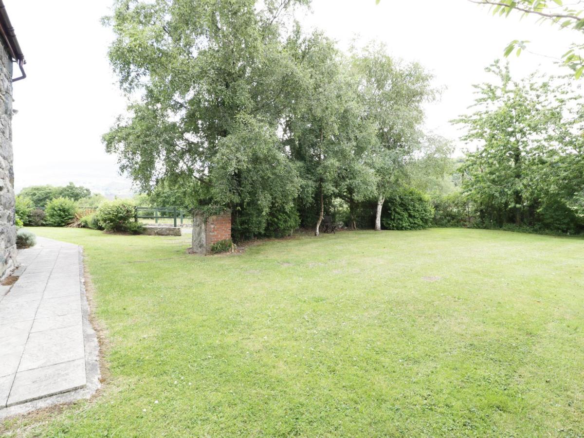 Ddol Helyg Farmhouse Llanrug Экстерьер фото