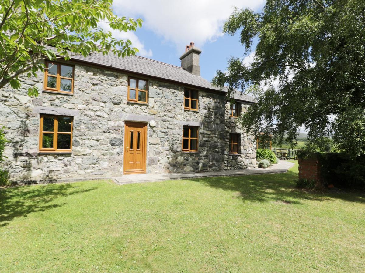 Ddol Helyg Farmhouse Llanrug Экстерьер фото