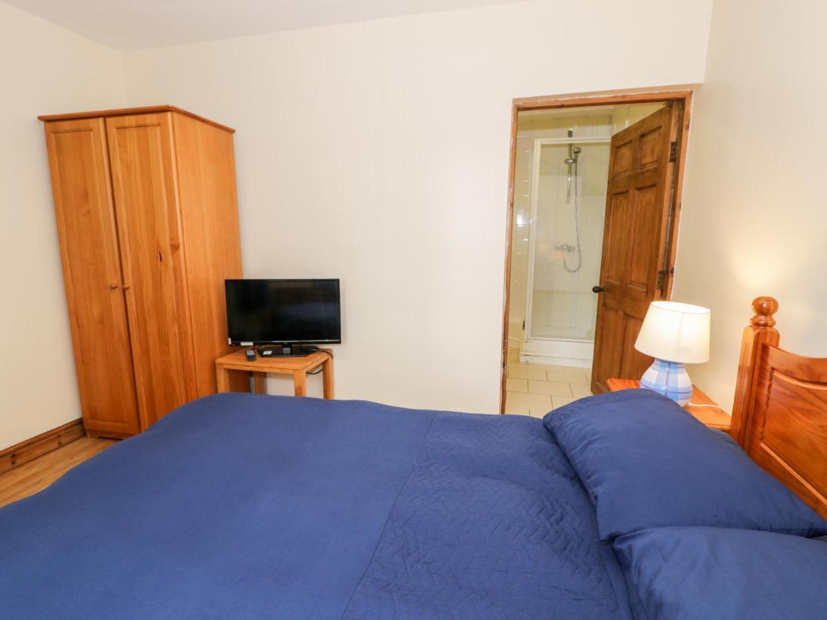 Ddol Helyg Farmhouse Llanrug Экстерьер фото
