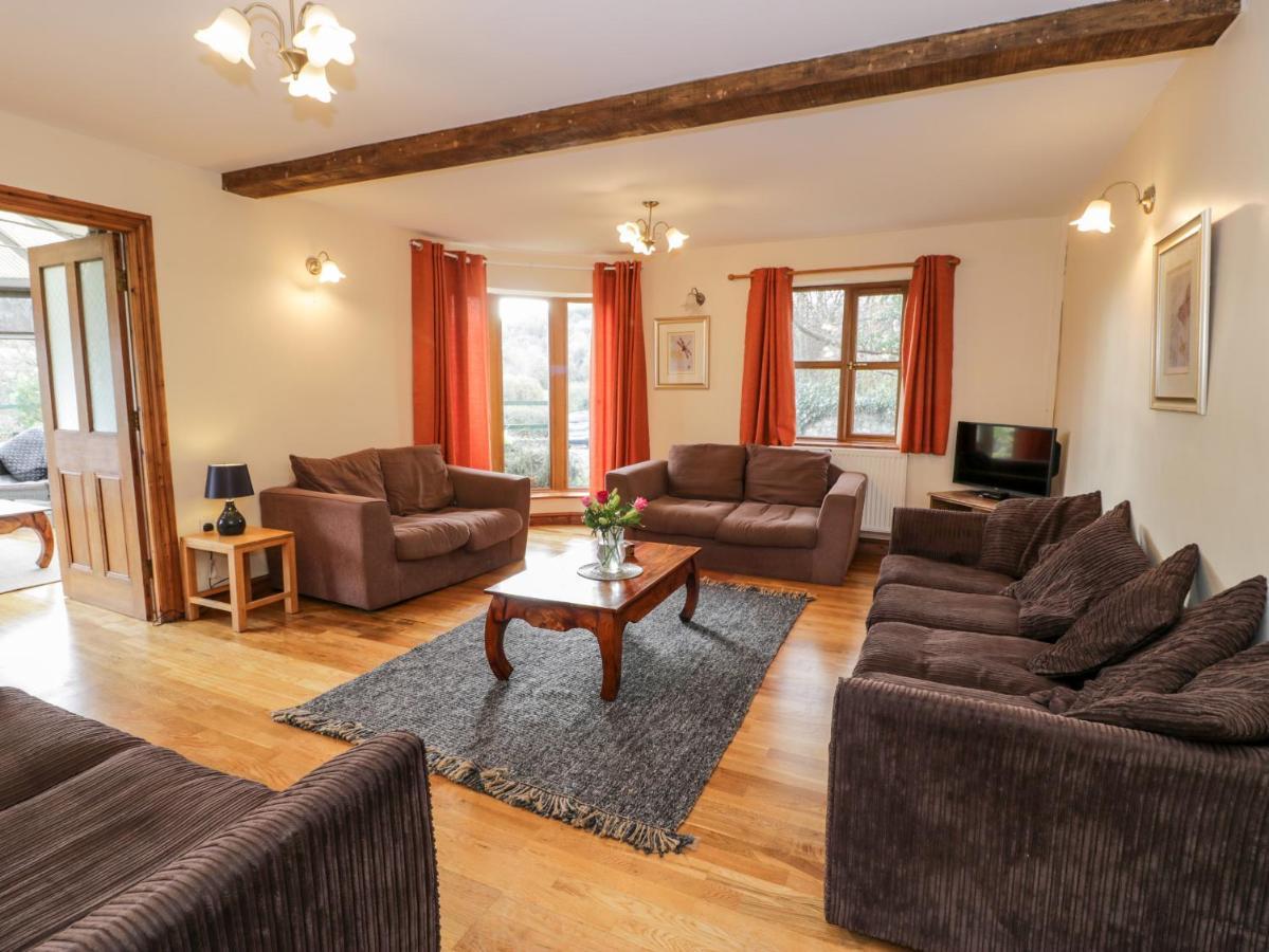 Ddol Helyg Farmhouse Llanrug Экстерьер фото