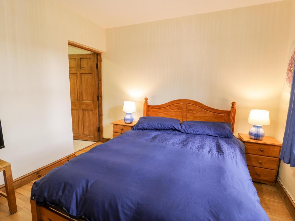 Ddol Helyg Farmhouse Llanrug Экстерьер фото